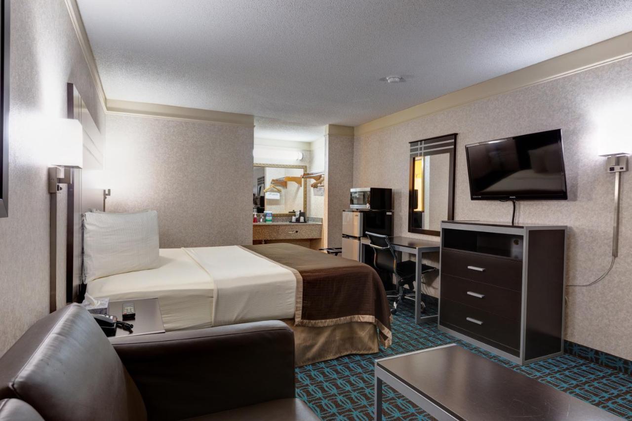 Deluxe Inn - Fayetteville I-95 Экстерьер фото